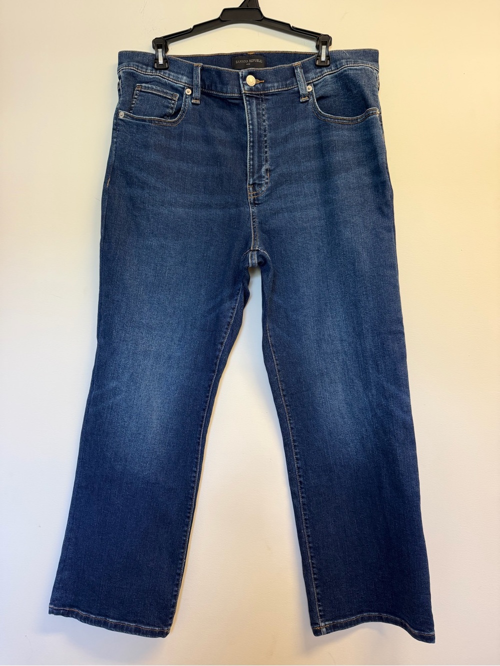 Banana Republic Women's Denim Straight Leg Jeans in Dark Blue Denim 31 / 12